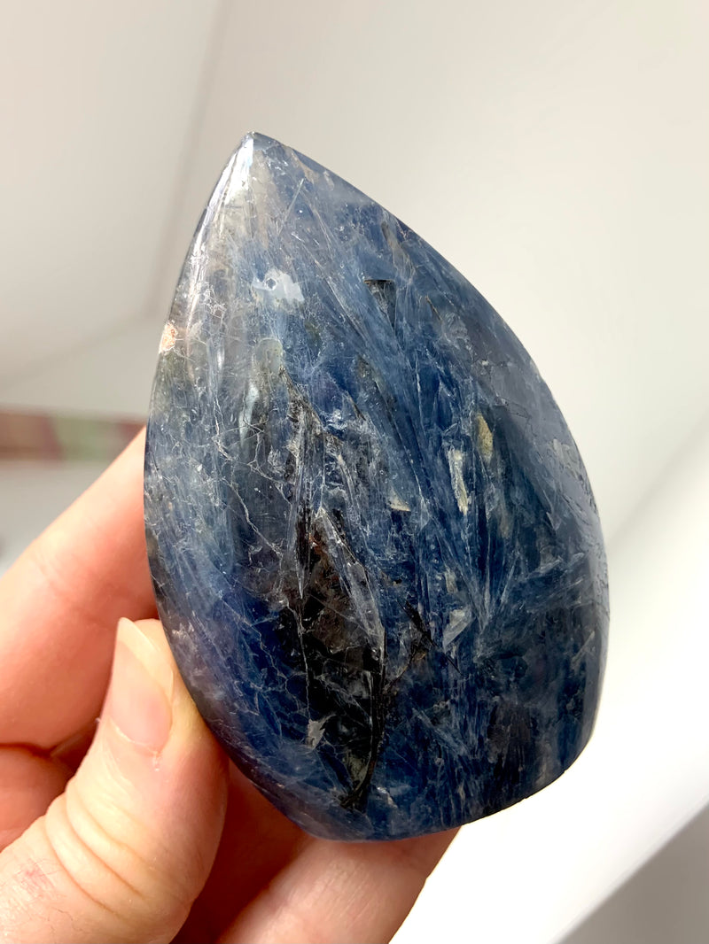 Kyanite in Quartz Flame