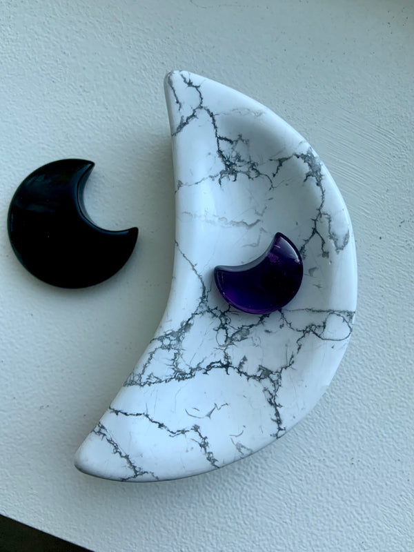 Howlite Crystal Crescent Moon Offering Bowl