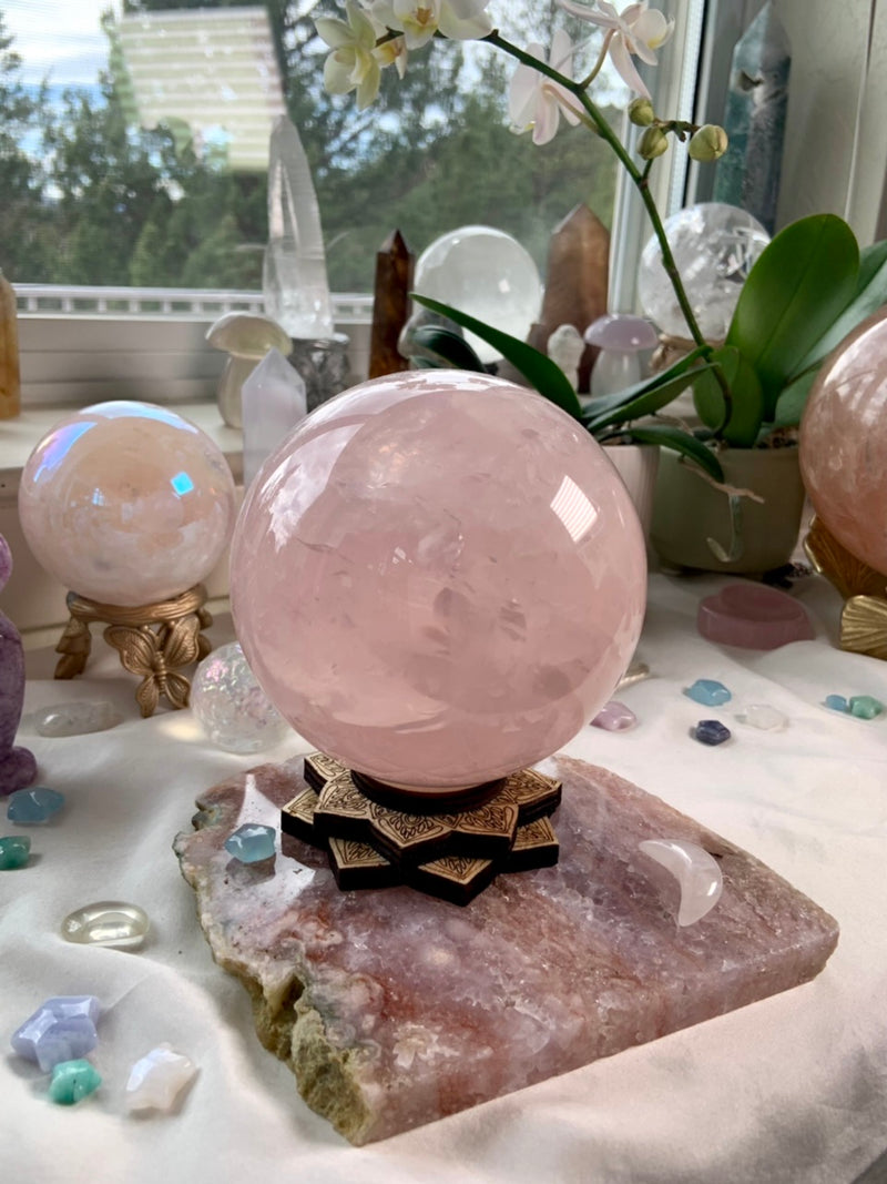 Wood Lotus Sphere Stand + Crystal Holder with Sphere set option