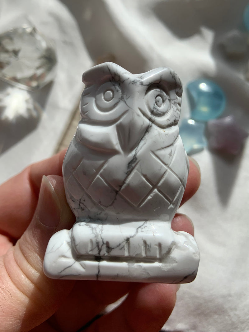 Howlite Crystal Owl Carving