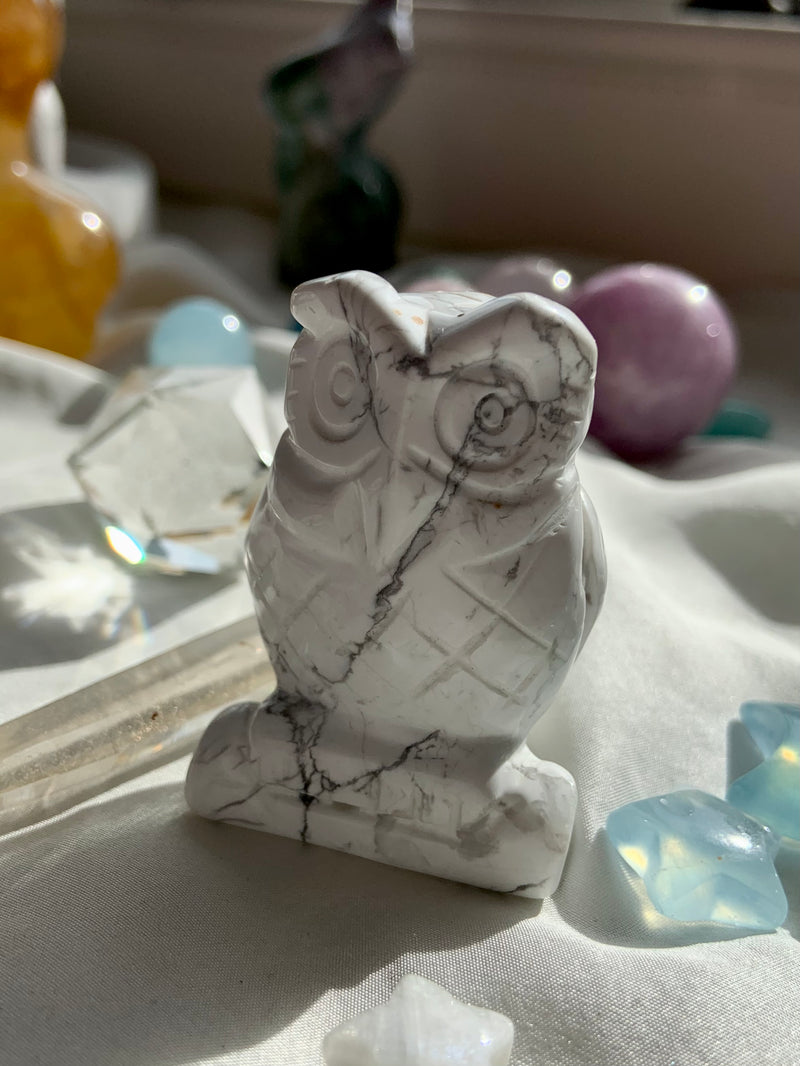 Howlite Crystal Owl Carving